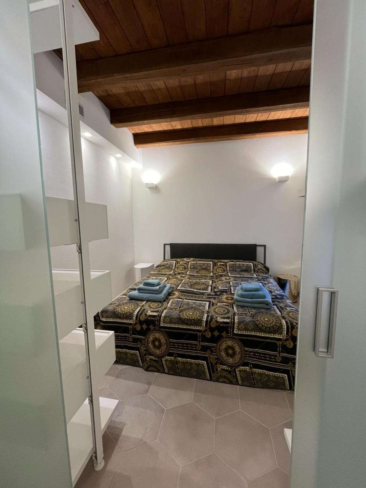 Апартаменти Charme In Centro With Private Parking Асколі-Пічено Екстер'єр фото